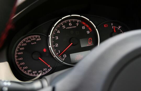 開(kāi)車(chē)省油技巧！教你用最少的油跑最遠(yuǎn)的路
